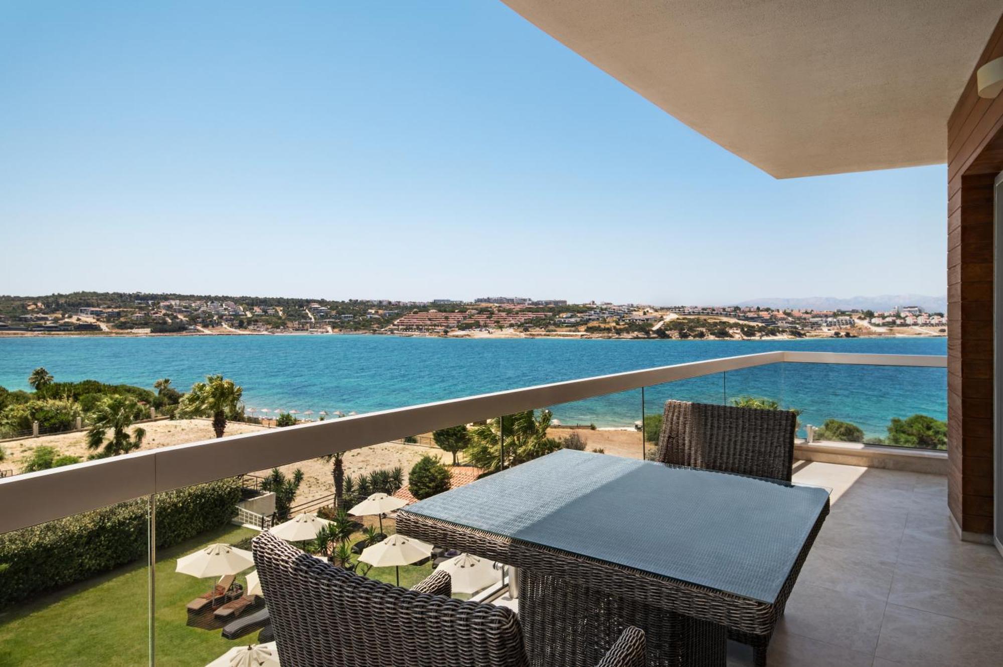 Отель La Quinta By Wyndham Cesme Измир Экстерьер фото