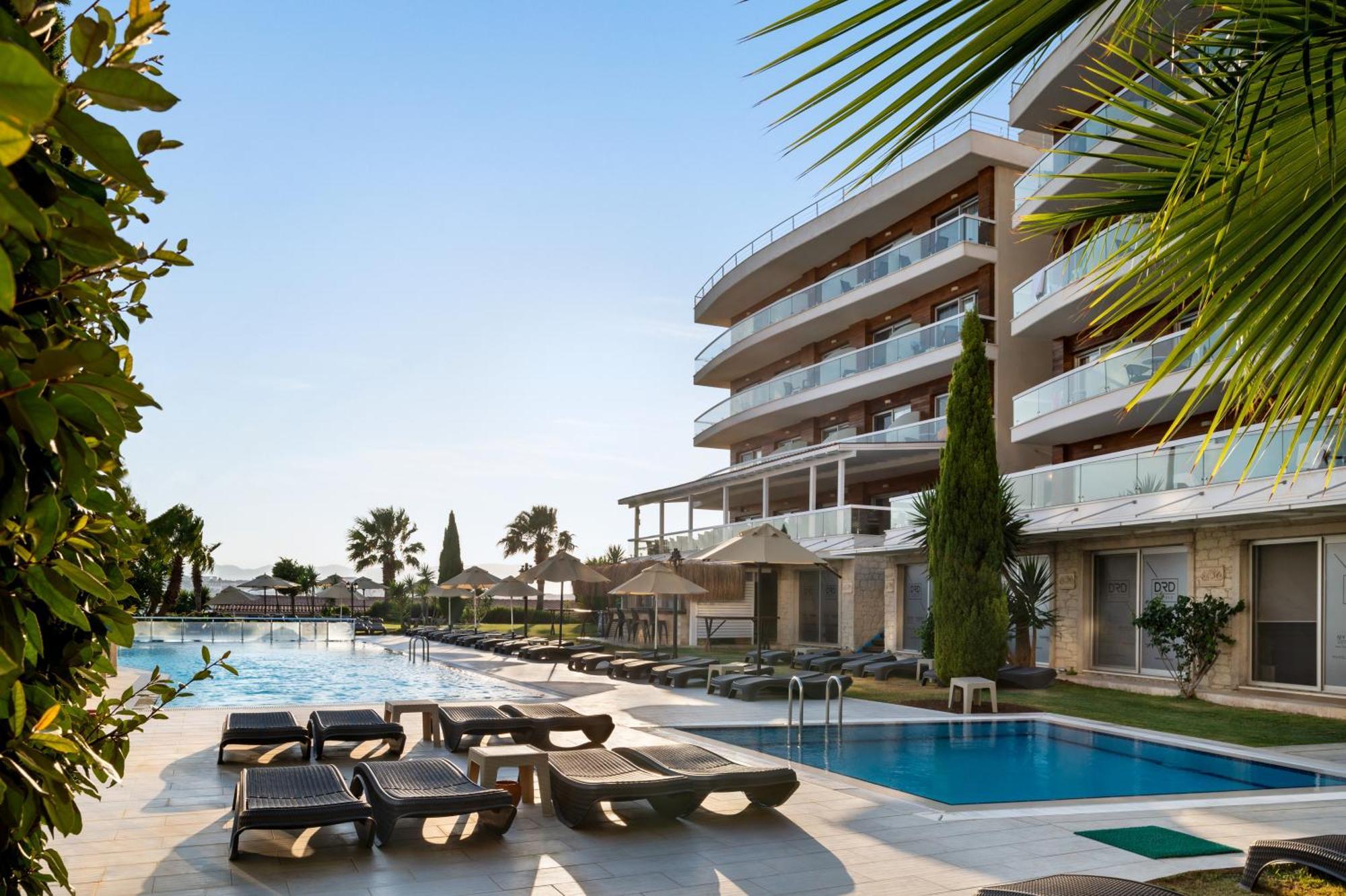 Отель La Quinta By Wyndham Cesme Измир Экстерьер фото